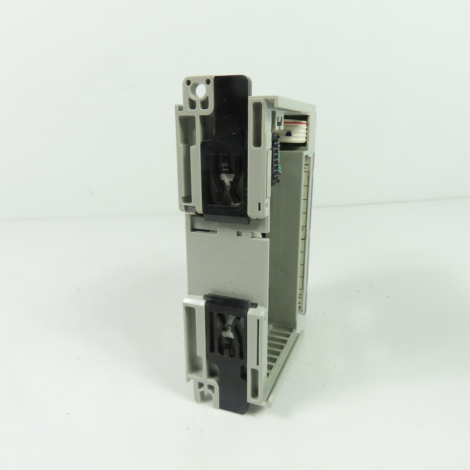 Allen-Bradley 1769-IQ16 16 Pt. DC Digital Input Module Ser A Rev 2 F/W Rev 3.1