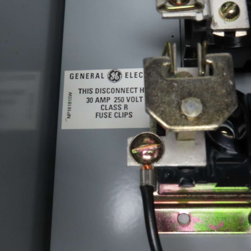 GE CR308B6**2PAAAAA 300 Line Size 0 Combination Starter 600VAC 120V Coil