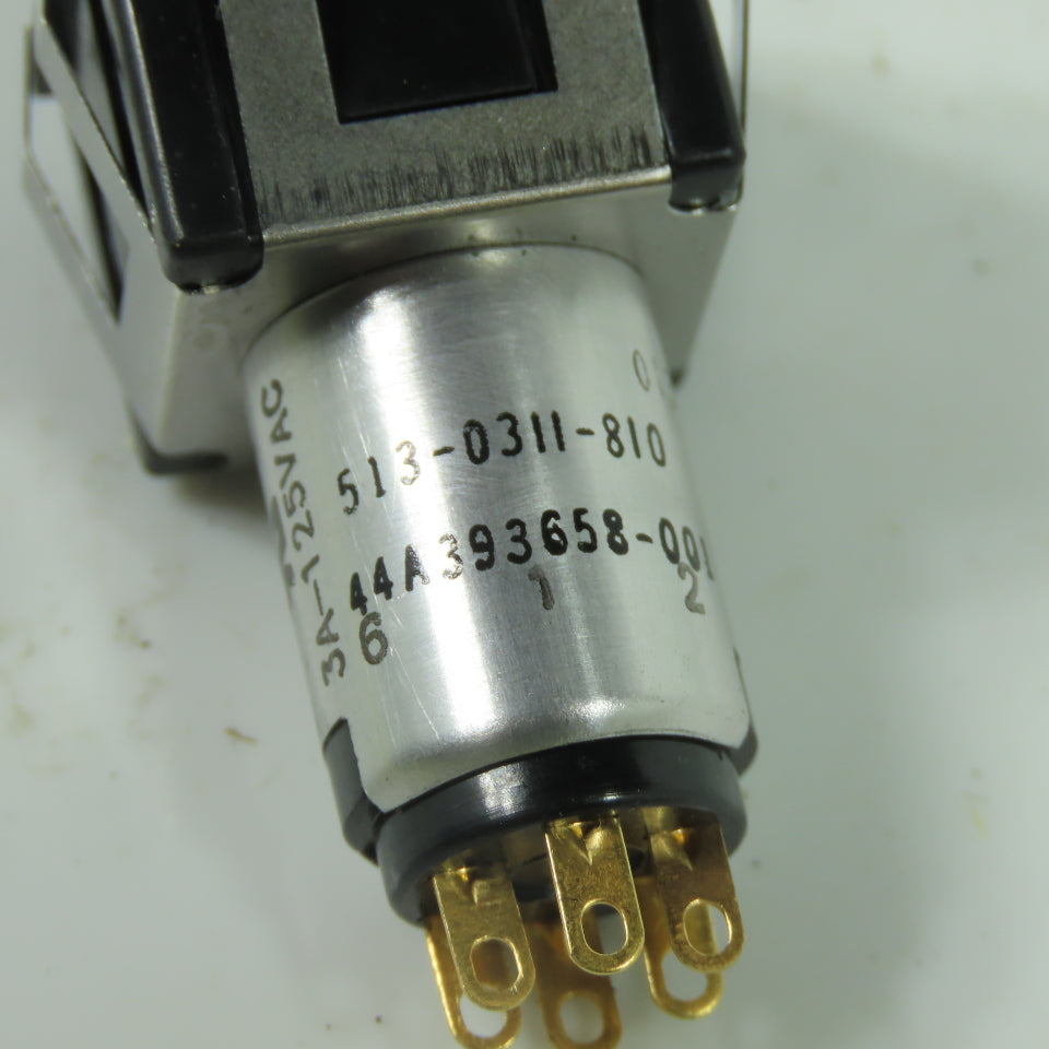 Dialight 44A393658-001 513-0311-810 Push Button Switch 3A 125VAC 6-Pin