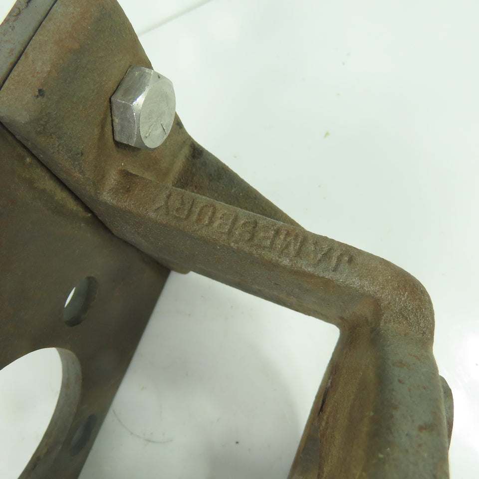 Jamesbury 8J5-0013-21 Cast Iron Actuator Mounting Bracket