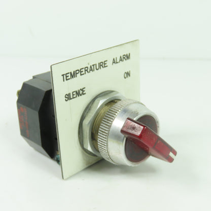 Allen-Bradley 800T-16HR17KB6AX 2-Position Illuminated Selector Switch 120VAC