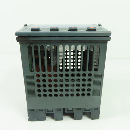 Eurotherm 2204E/CC/VH/H7/RH/RF/RF/XX/2YM/ENG/XXXXX/XXXXXX Temperature Controller
