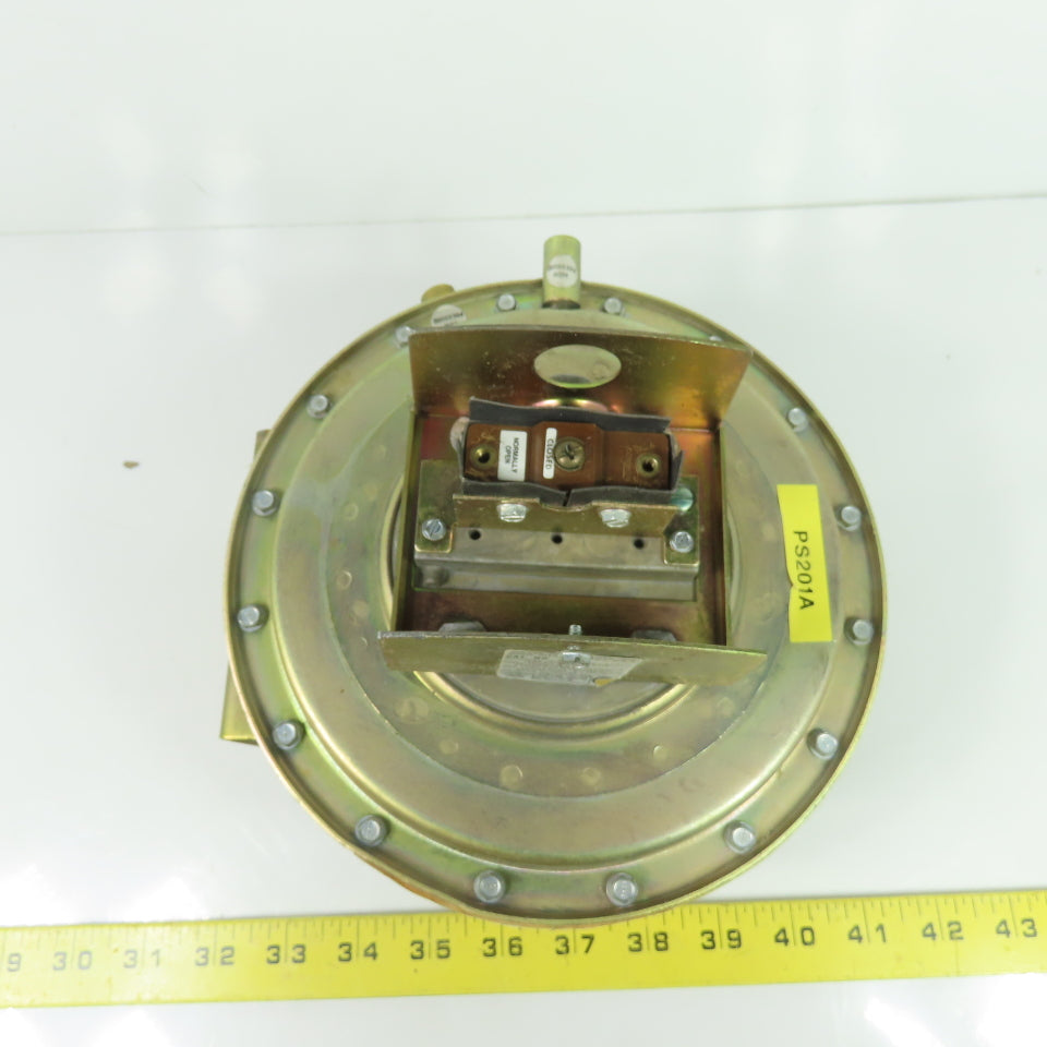 Dwyer 1638-1 Large Diaphragm Differential Pressure Switch 120/240/480V