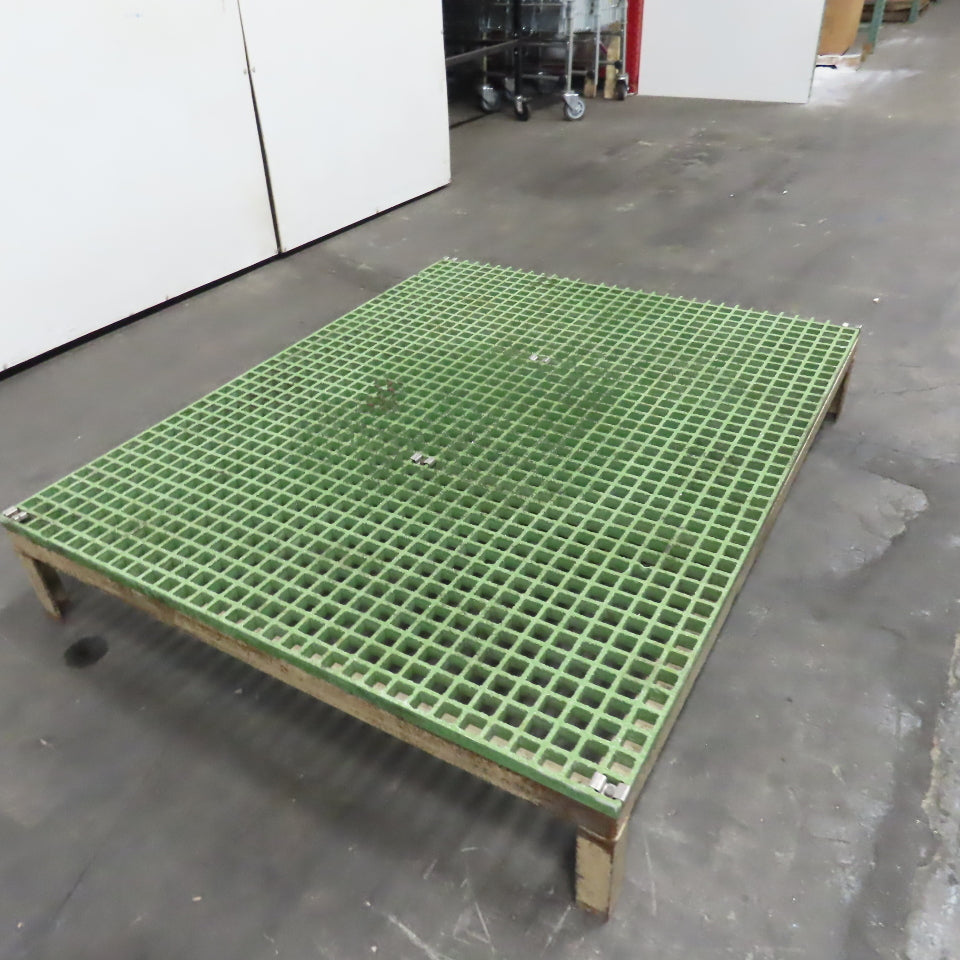 Fiberglass Grating Work Platform 60" x 48" x 10" Tall