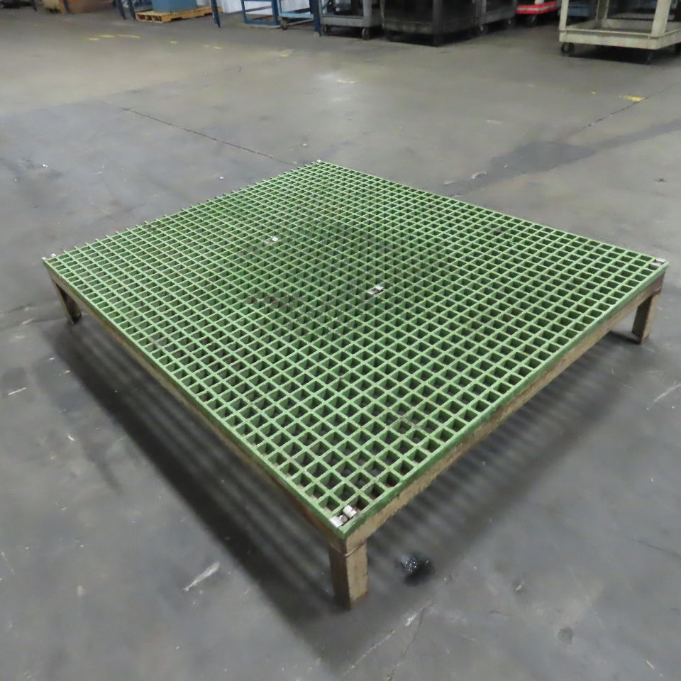 Fiberglass Grating Work Platform 60" x 48" x 10" Tall