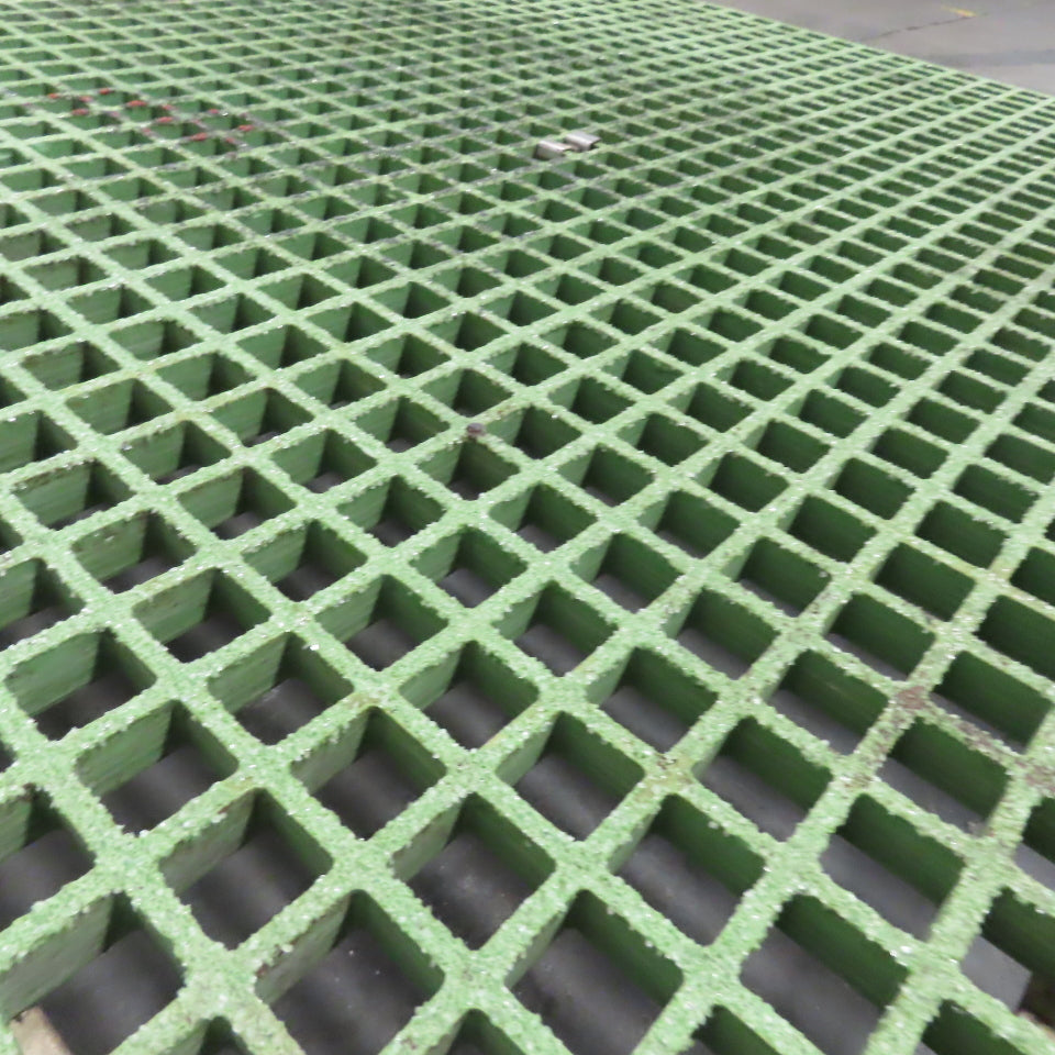 Fiberglass Grating Work Platform 60" x 48" x 10" Tall