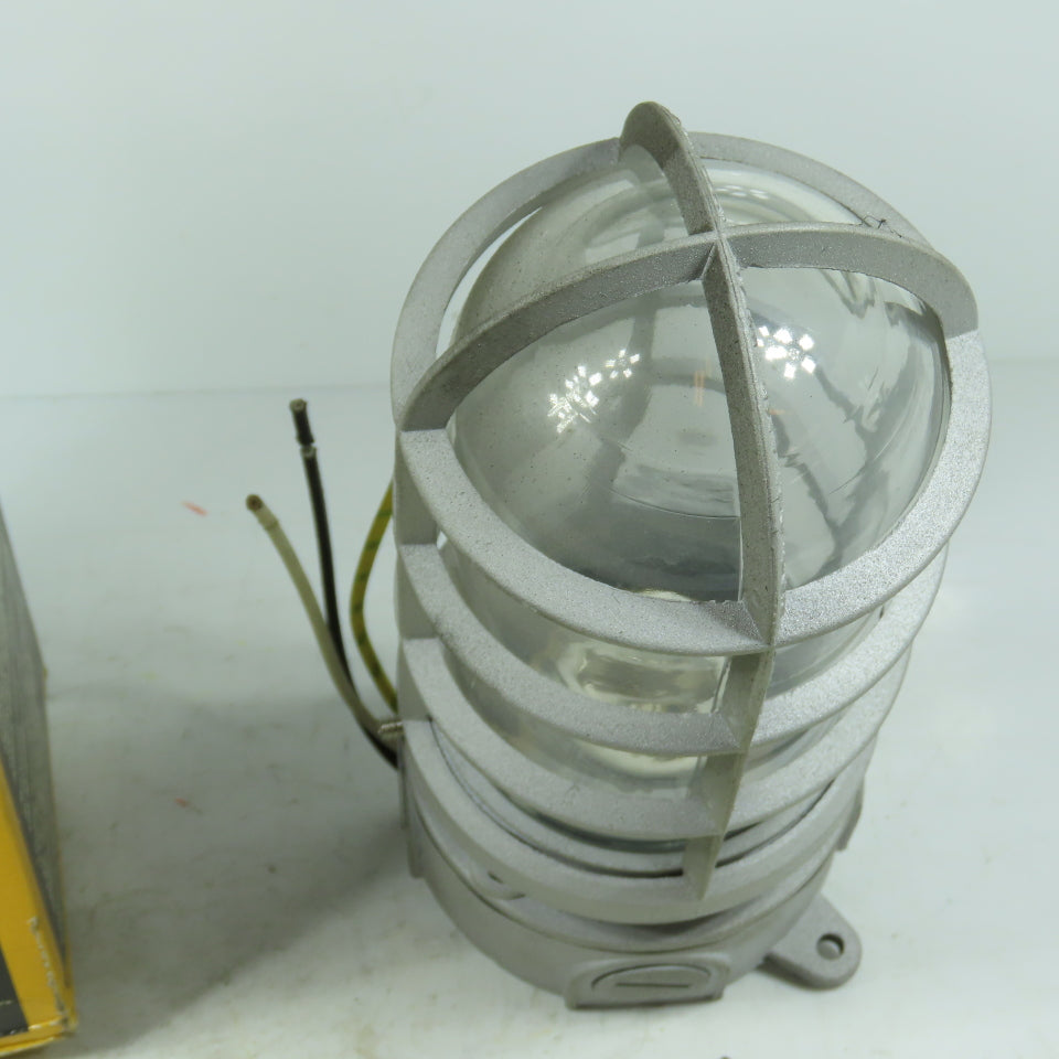 LumaPro 3RB17 Vapor-Tight Ceiling Fixture Die-Cast Aluminum Housing