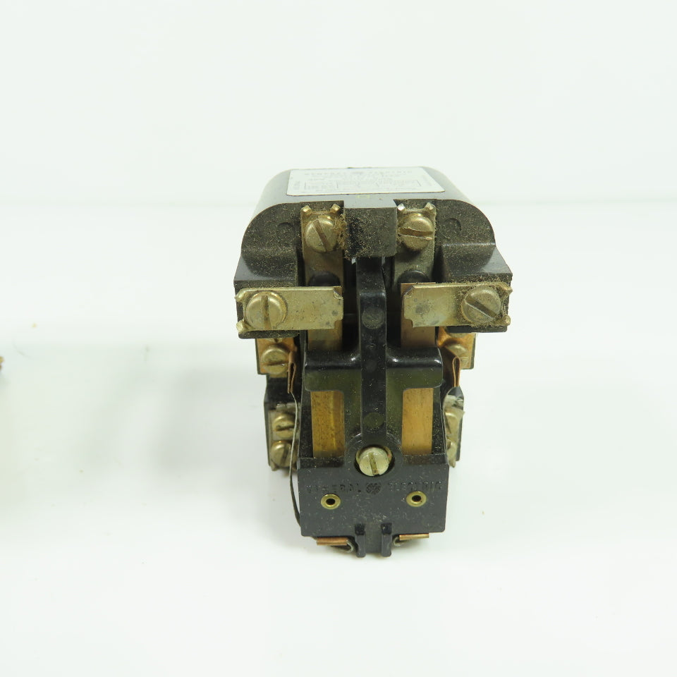 General Electric CR2790E100H32 10A 2-Pole 2-Throw Control Relay 32VDC NEW