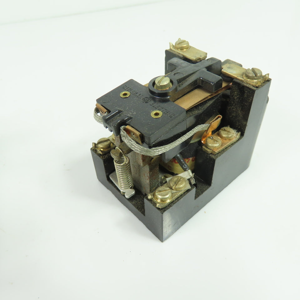 General Electric CR2790E100H32 10A 2-Pole 2-Throw Control Relay 32VDC NEW