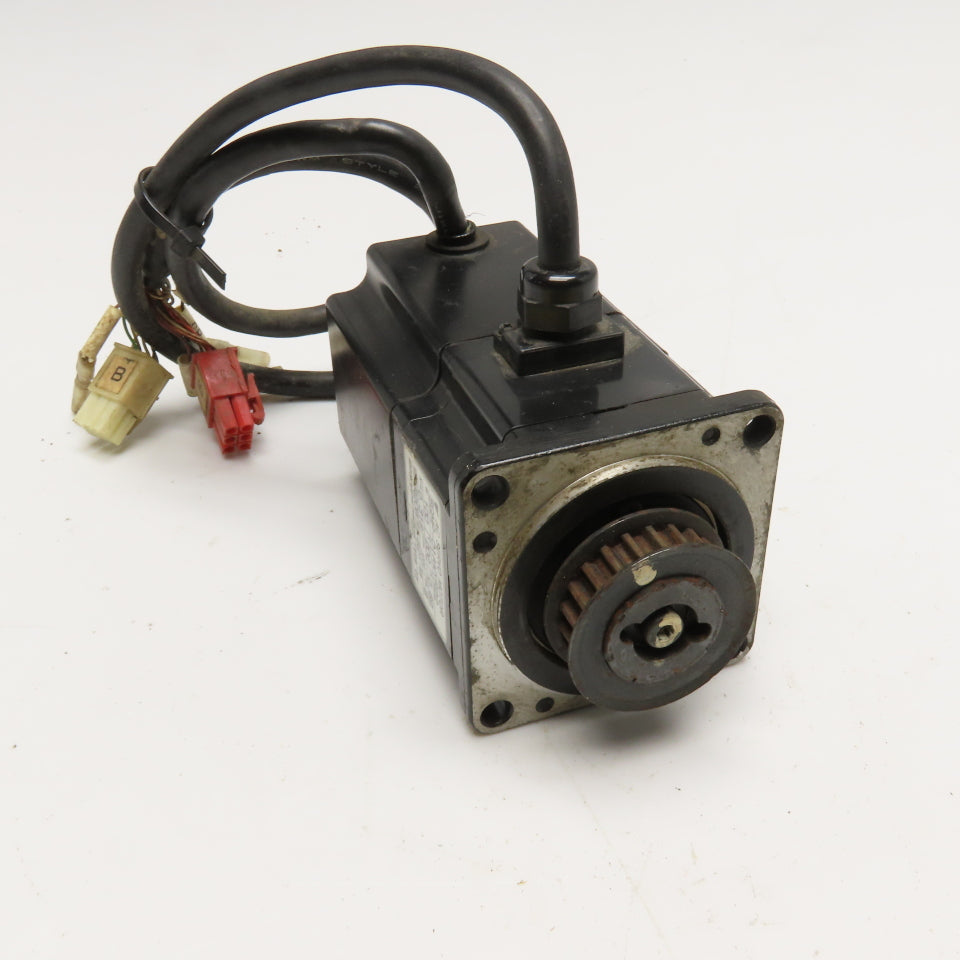 Yaskawa SGMP-01AWYR22 AC Servo Motor 100W 200V 3000RPM