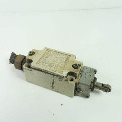 Omron D4B-2A71N Heavy Duty Limit Switch Roller Lever 2A 400V IP67