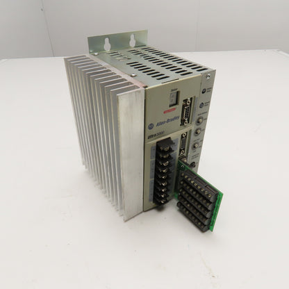 Allen-Bradley 2098-DSD-010-SE Ultra 3000 Servo Drive 120/240V 1Ph 9A Kinetix