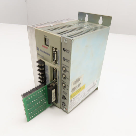 Allen-Bradley 2098-DSD-010-SE Ultra 3000 Servo Drive 120/240V 1Ph 9A Kinetix