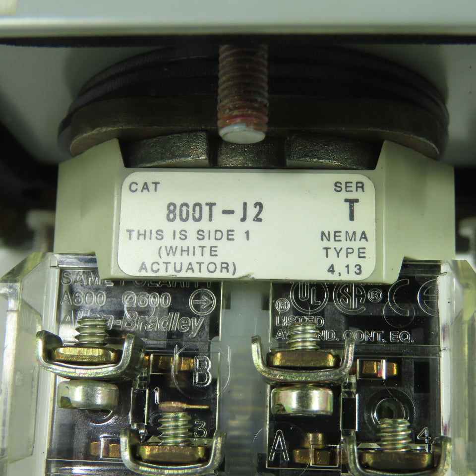 Allen-Bradley 800T-J2 Selector Switch in Hoffman Enclosure 13 3.5"x3.25"x3"