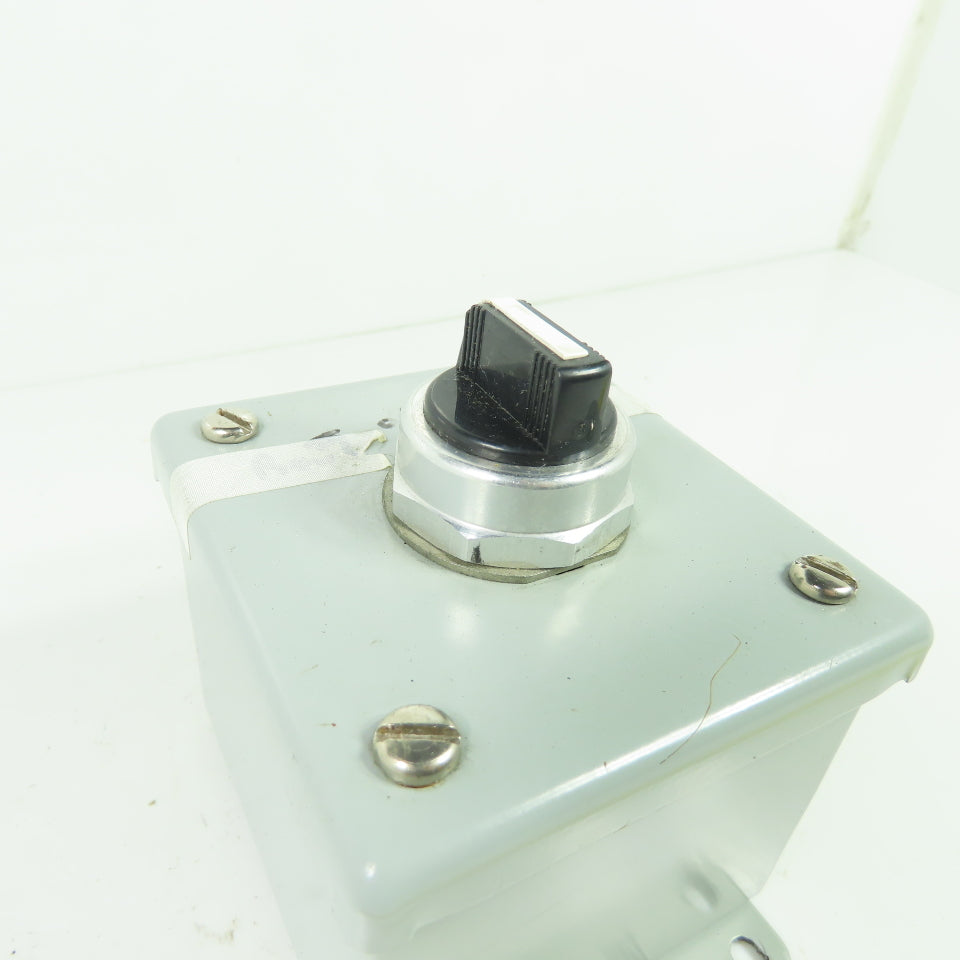 Allen-Bradley 800T-J2 Selector Switch in Hoffman Enclosure 13 3.5"x3.25"x3"