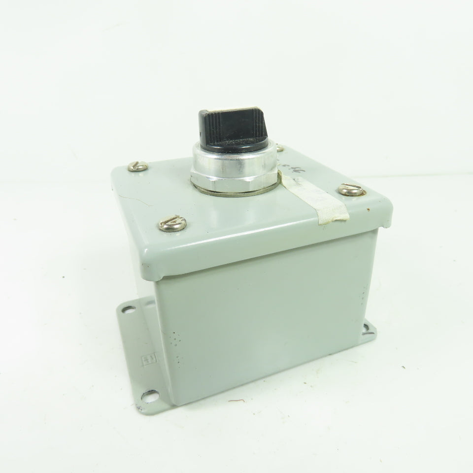 Allen-Bradley 800T-J2 Selector Switch in Hoffman Enclosure 13 3.5"x3.25"x3"