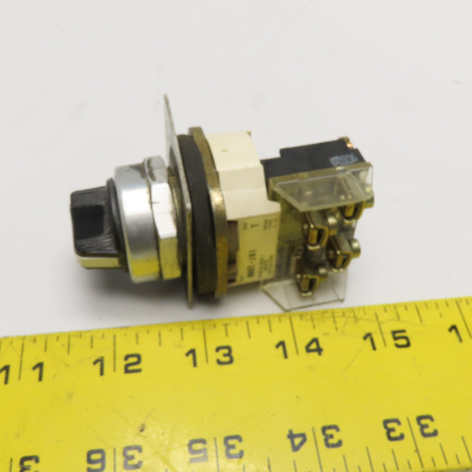 Allen-Bradley 800T-J91 3-Position Momentary Contact Selector Switch NEMA 4 13