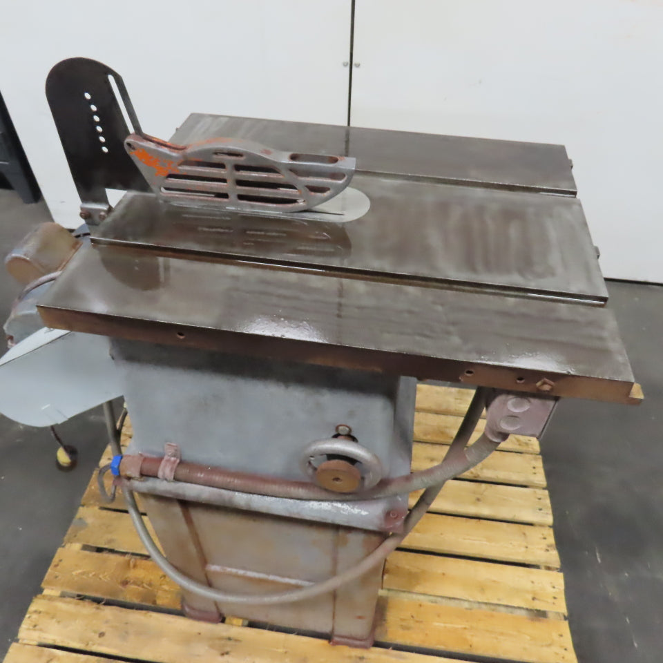 Walker-Turner Vintage Cast Iron Table Saw 3/4HP 1Ph 115/230V 22.5" x 18" Top