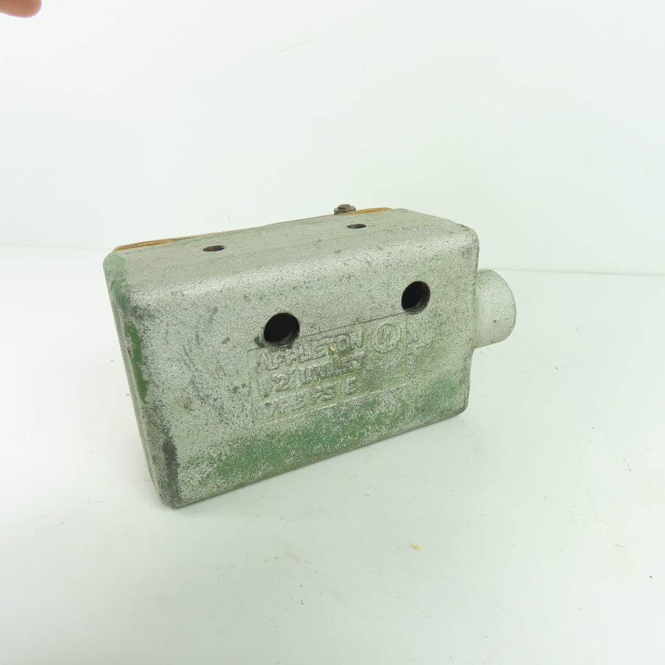 Harrison / Appleton 22801 Single Pole Toggle Switch 20A 125VAC 1/2" Unilet Body