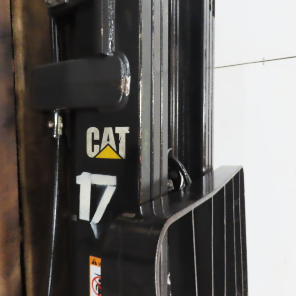 Caterpillar E5000 3 Stage Forklift Mast W/ Side Shift From 36V Electric Lift