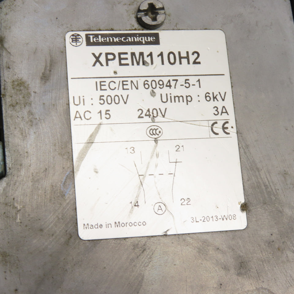 Schneider Electric XPEM110H2 Industrial Metal Foot Switch 240V 3A