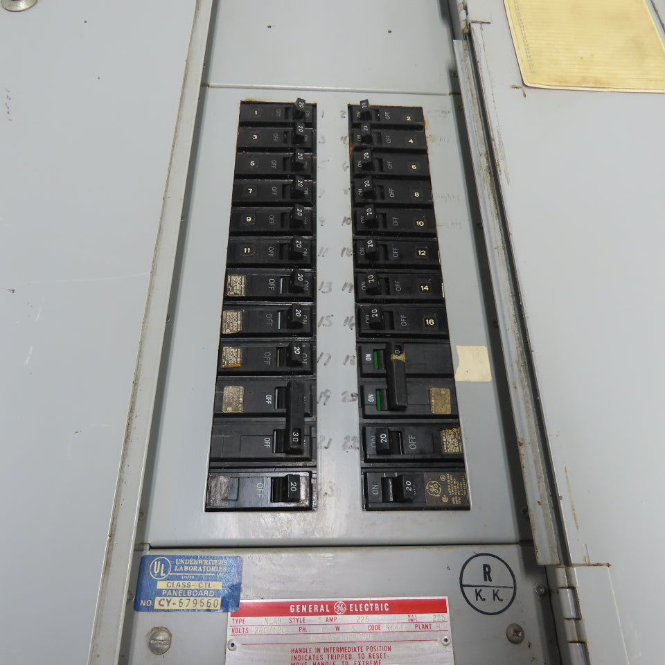 General Electric NLAB 225A 240/120V 1Ph 3W NLAB Circuit Breaker Panelboard