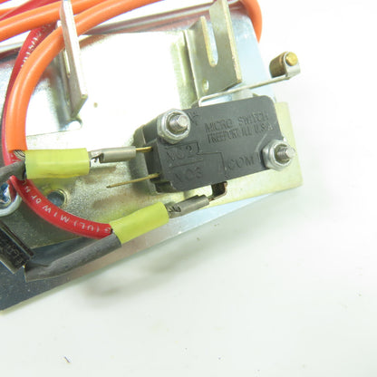 Honeywell V7-1B17D8-207 Roller Lever Micro Switch 11A 277VAC W/ Mounting Plate