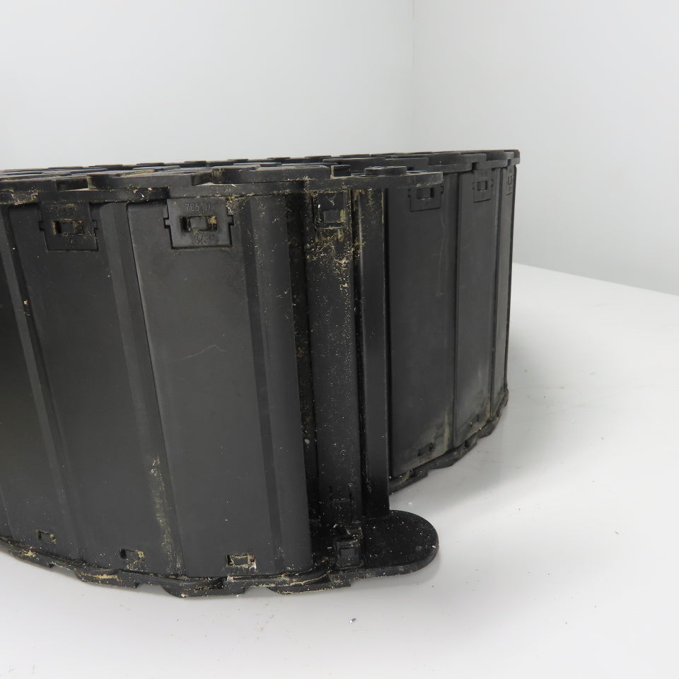 Igus 28.01.200 9' Cable Carrier Energy Drag Chain 8" x 1.2" ID