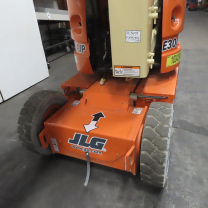 JLG E300AJP Electric Articulating Boom Lift 48V 30ft Reach 500lb 1251Hrs