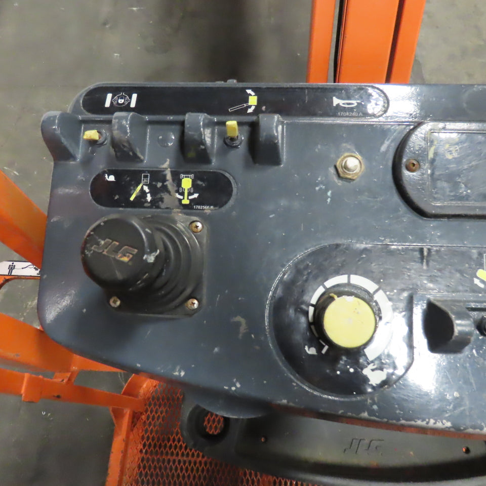 JLG E300AJP Electric Articulating Boom Lift 48V 30ft Reach 500lb 1251Hrs