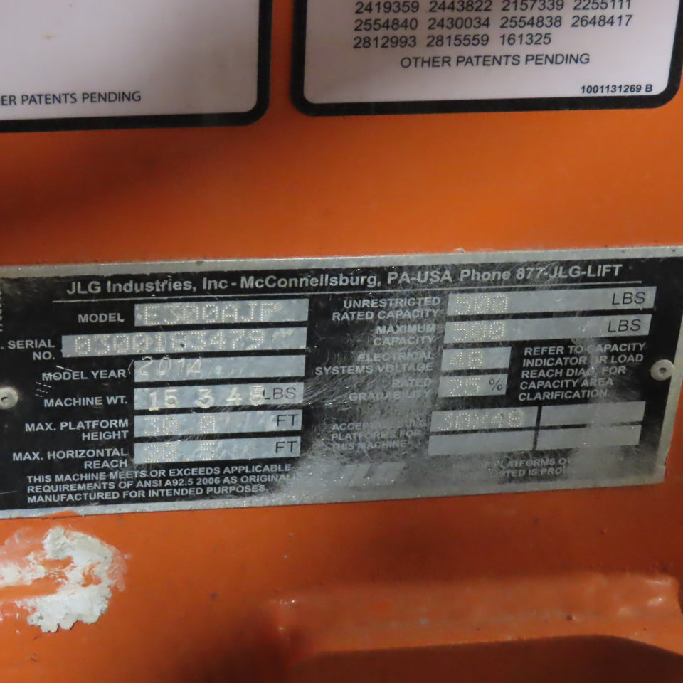 JLG E300AJP Electric Articulating Boom Lift 48V 30ft Reach 500lb 1251Hrs