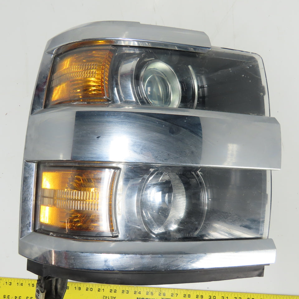 84388593 RH Passenger Side Headlight Assembly From 2019 Chevy Silverado 2500
