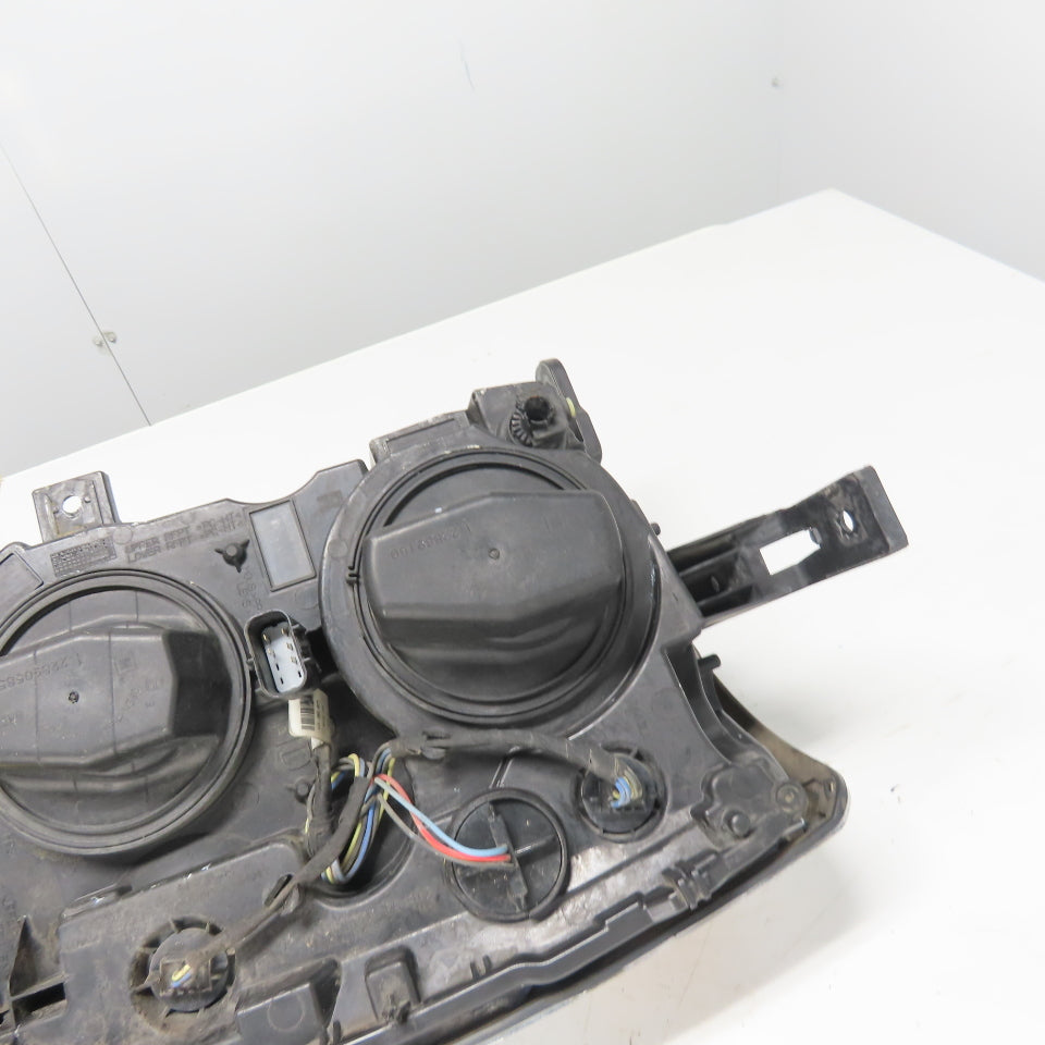 84388593 RH Passenger Side Headlight Assembly From 2019 Chevy Silverado 2500