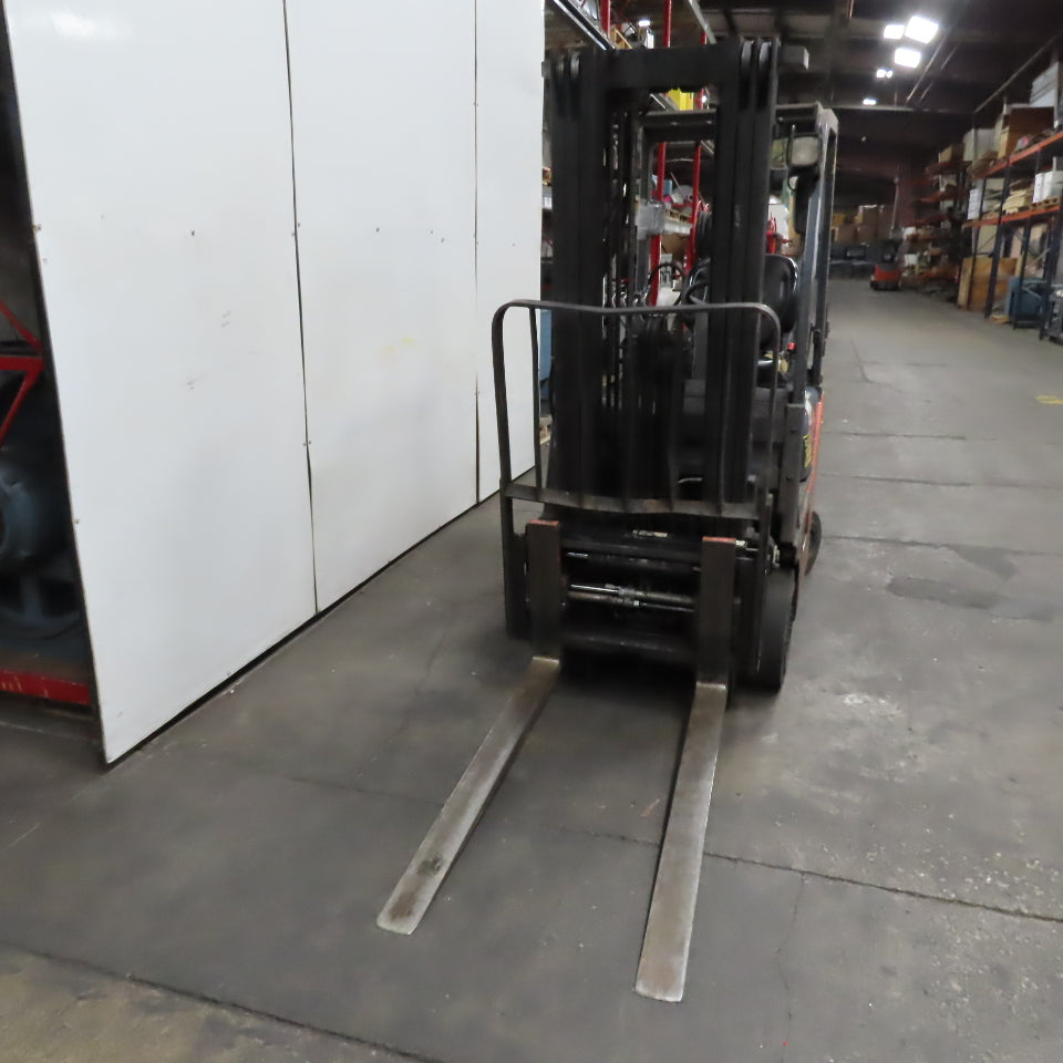 Toyota 8FGCU18 2900Lbs LP Gas Forklift 189" Lift Side Shift Fork Positioner