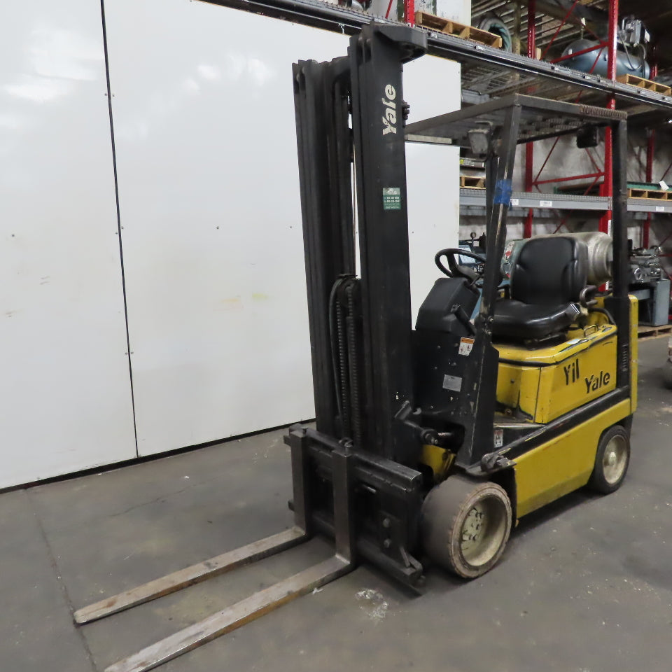 Yale GLC030AFNUAE090 3000Lbs LP Gas Forklift 206" Lift 3 Stage Needs Work