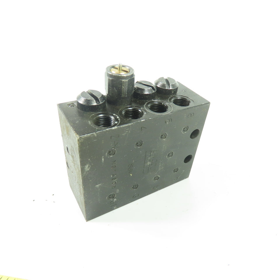Lincoln M07A50C SSV Series 8-Outlet Progressing Metering Divider Valve