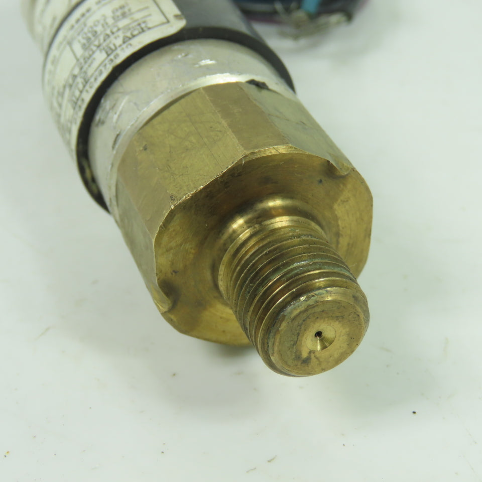 United Electric Controls 10-C14 180-3000 PSI Compact Pressure Switch 5A 250VAC