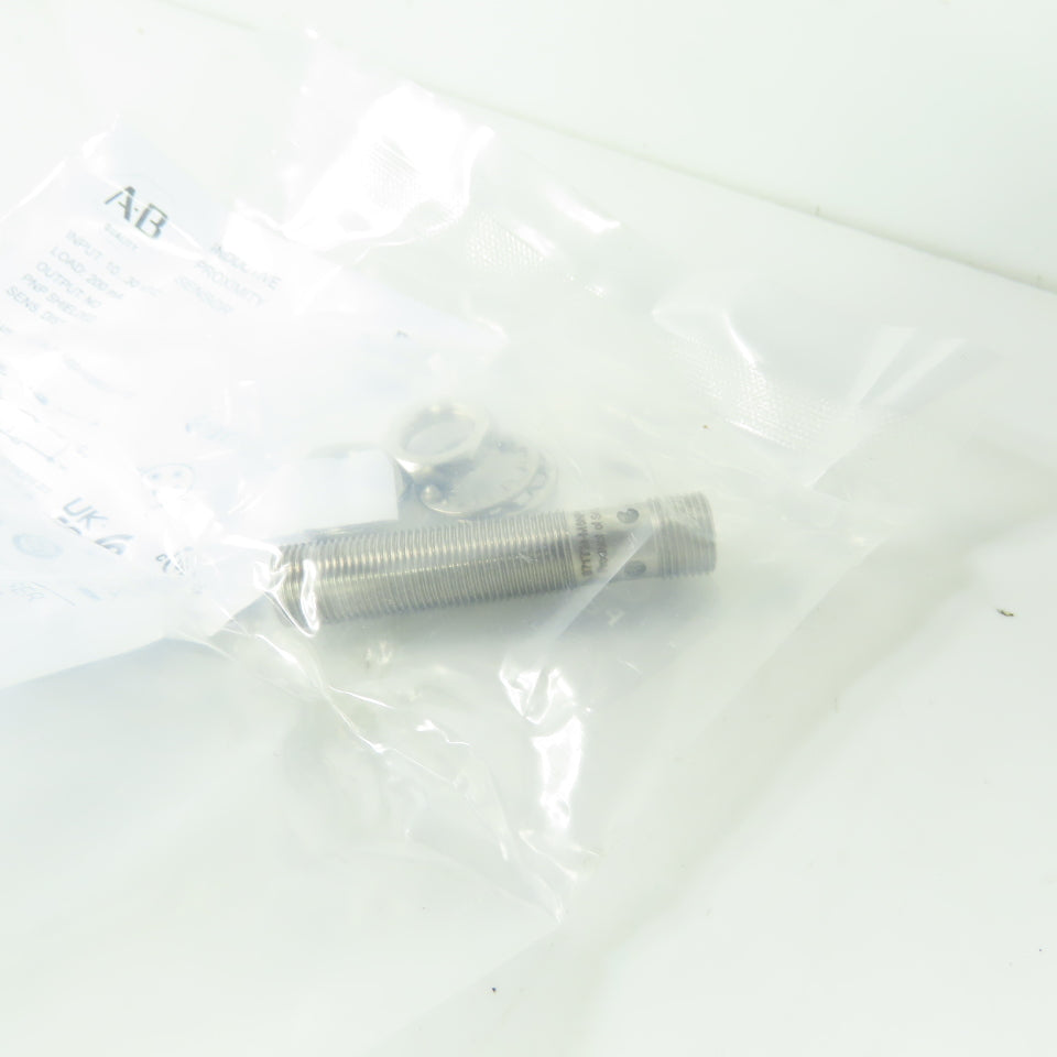 Allen Bradley 871TM-M6NP12-D4 Inductive Proximity Sensor 10-30VDC PNP 6mm NEW