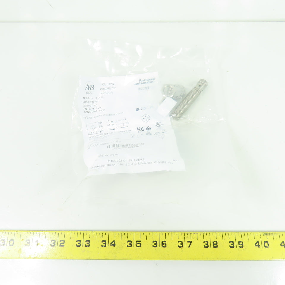 Allen Bradley 871TM-M6NP12-D4 Inductive Proximity Sensor 10-30VDC PNP 6mm NEW