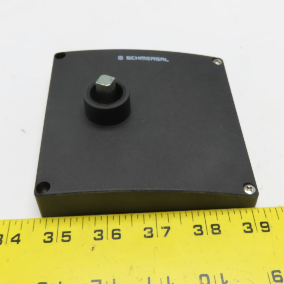 Schmersal NDW Mounting Plate Drive Adapter Square Shaft