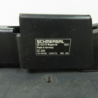 Schmersal AZM 200SK-T-1P2PW Solenoid Interlock 24VDC W/ SZ 200 Lockout Tag