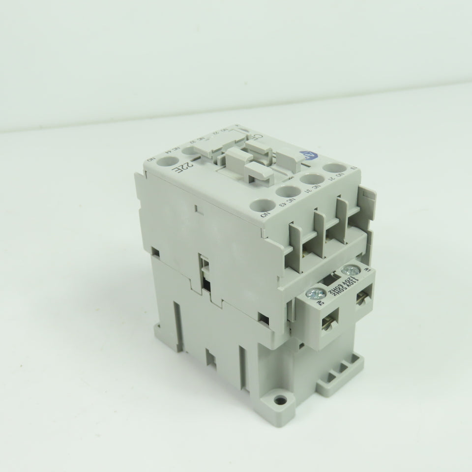 Allen-Bradley 700-CF220D IEC Control Relay 110V 50Hz / 120V 60Hz 2NO 2NC Ser A