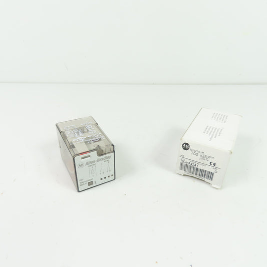 Allen-Bradley 700-HAX2A1 Tube Base General Purpose Relay 6A 250VAC Ser D NEW