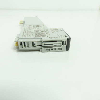 Allen-Bradley 5034-IB8S Safety Digital 8-Input Module 24VDC Ser A FW 1.011 NEW