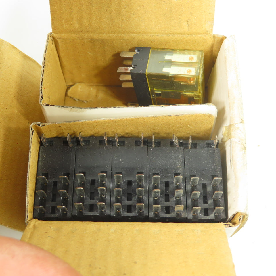 IDEC RJ2S-CL-A120 General Purpose Relays 8A 120VAC Lot Of 12