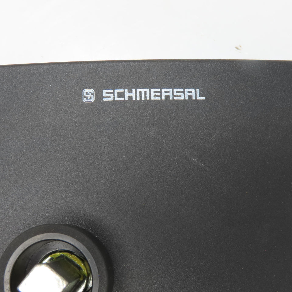 Schmersal NDW Mounting Plate Drive Adapter Square Shaft