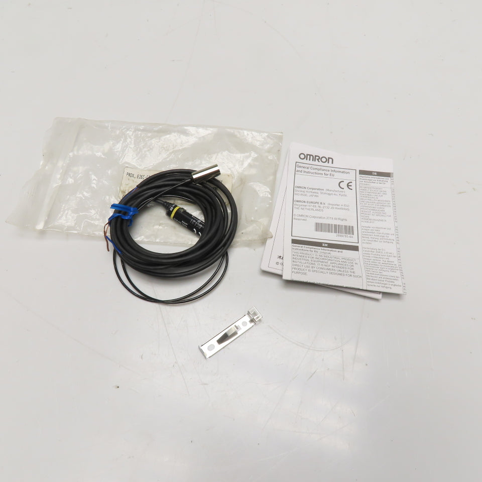 Omron E2EC-C3D1 Subminiature Cylindrical Proximity Sensor 12-24VDC