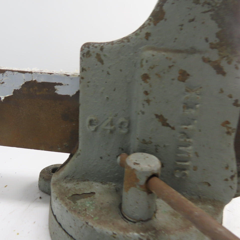 Desmond-Stephan C43 Heavy Duty Swivel Base Bench Vise 4.5" Jaw x 6.5" Open