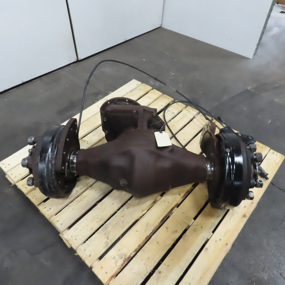 Caterpillar E5000 Forklift Rear Drive Axle Assembly with Brakes and Lever