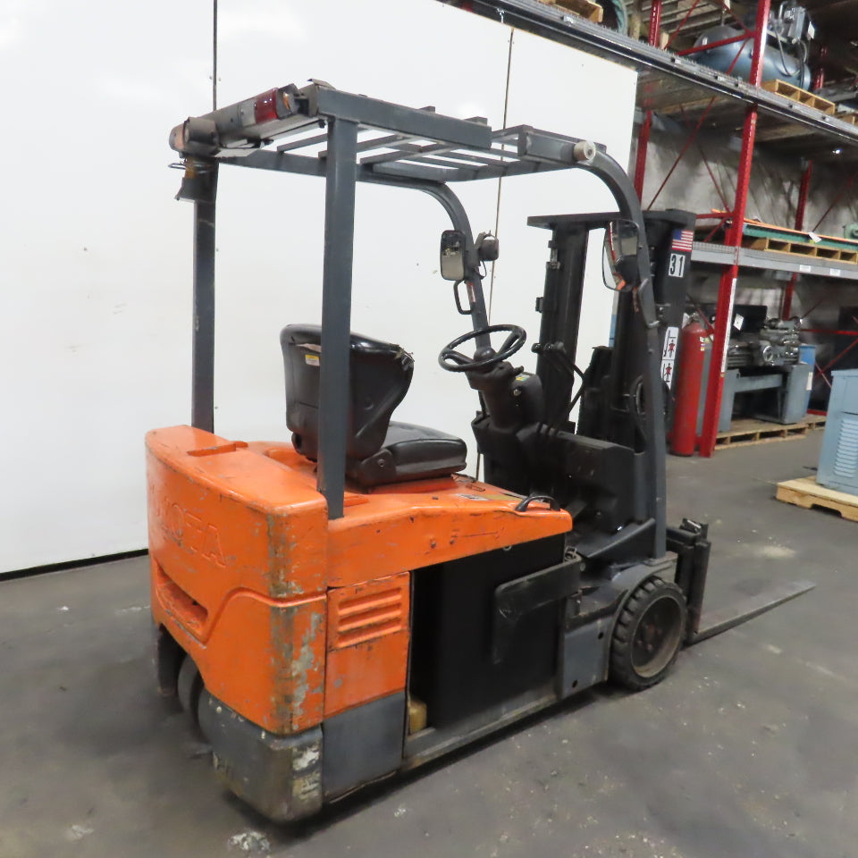 Toyota 7FBEU20 36V 3-Wheel Electric Forklift 3750lb Cap. 107" Lift 2-Stage